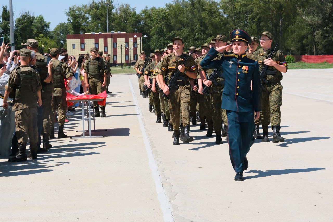 Обучающиеся Военного учебного центра при РостГМУ и студенты-медики приняли  военную присягу - Ростовский государственный медицинский университет